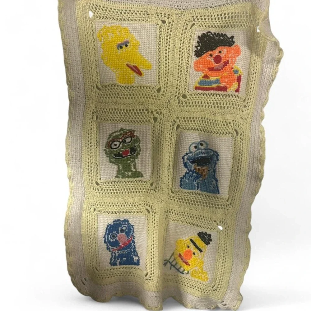 VINTAGE 1970s knitted Sesame Street‎ afghan blanket 29X40 HANDMADE